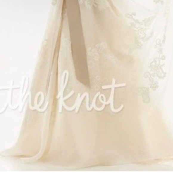 Maggie Sottero Wedding Gown Princess Ball Gown Size 2 Lace and Button Back Small - Picture 7 of 7